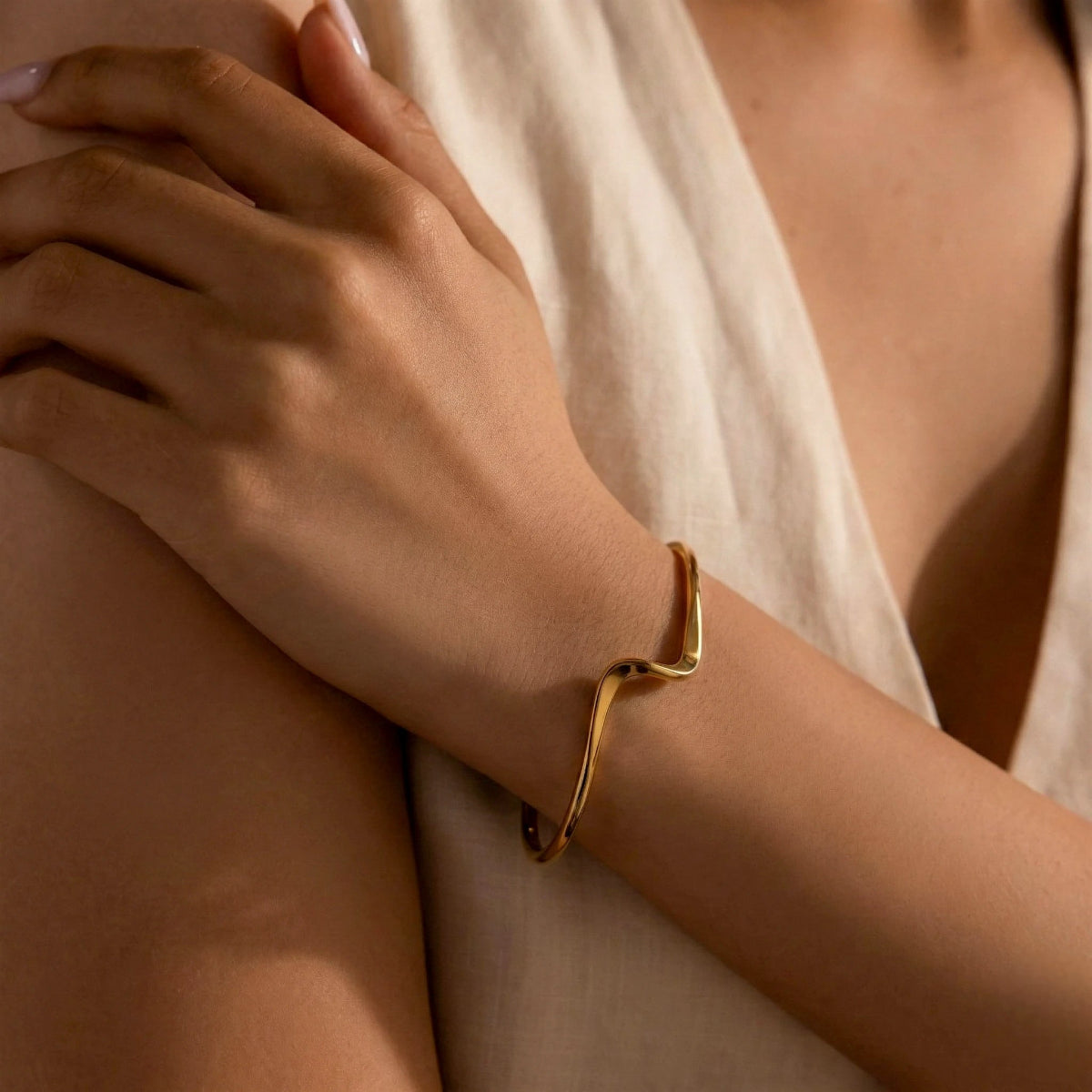 צמיד אדווה - חישוק קשיח פתוח