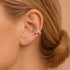 עגיל גל כפול  - הליקס ללא חור – על דוגמנית